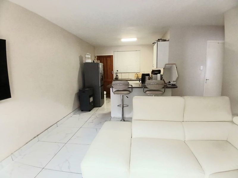 2 BEDROOM APARTMENT FOR SALE IN SUNNYRIDGE - Photo 6