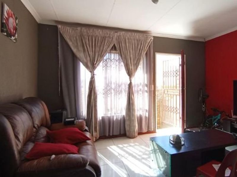 2 bedroom for sale in olivenhoutch  - Photo 3