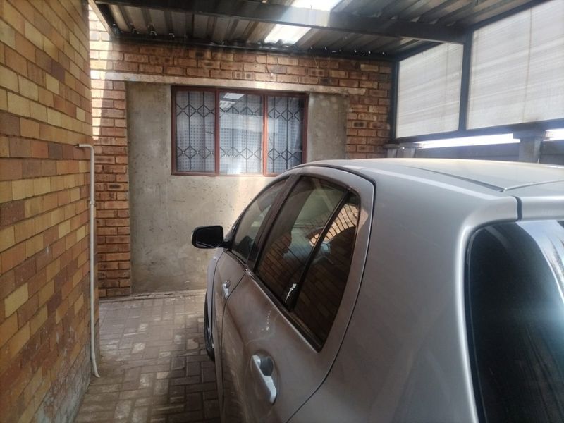 3 bedroom house with 4  rooms to let - Photo 4
