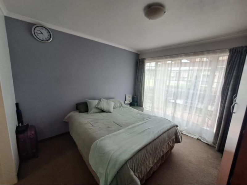 3-BEDROOM GROUND-FLOOR GEM | CASTLEVIEW* - Photo 10