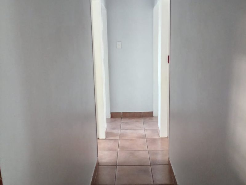 3-BEDROOM GROUND-FLOOR GEM | CASTLEVIEW* - Photo 9