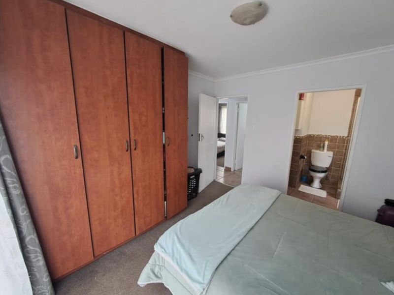 3-BEDROOM GROUND-FLOOR GEM | CASTLEVIEW* - Photo 8