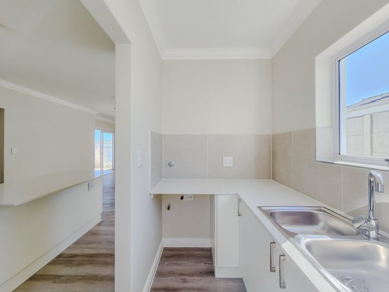 Brand new Modern Townhouse in Pinehurst, Durbanville - Photo 8