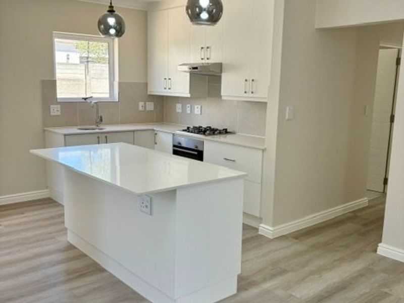 Brand new Modern Townhouse in Pinehurst, Durbanville - Photo 10