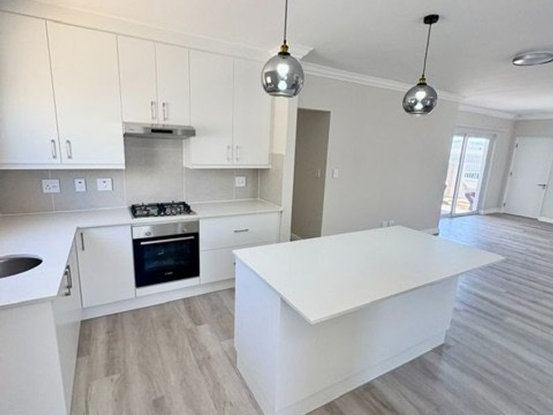 Brand new Modern Townhouse in Pinehurst, Durbanville - Photo 9