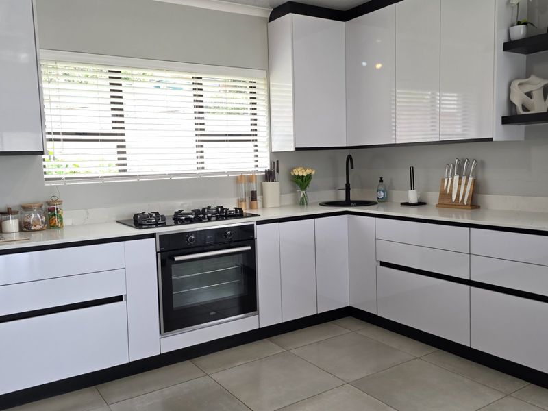 Modern Family Home | Freestanding Property | Well Priced - Photo 5