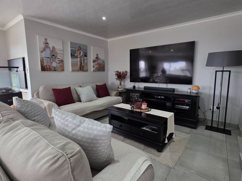 Modern Family Home | Freestanding Property | Well Priced - Photo 10