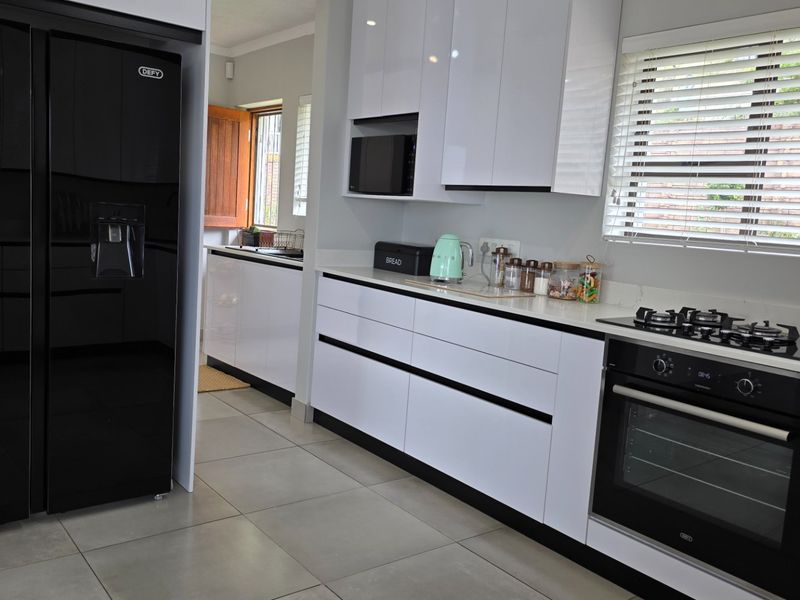 Modern Family Home | Freestanding Property | Well Priced - Photo 6