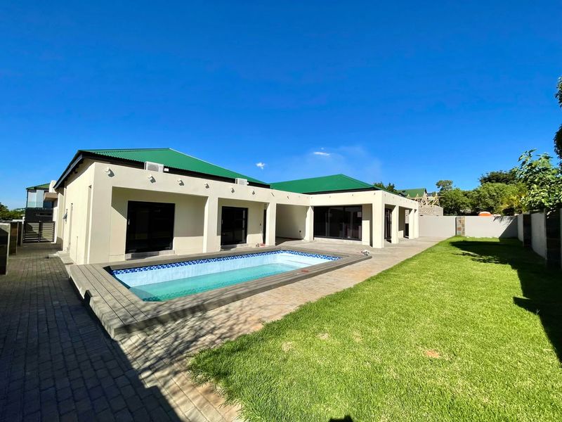 Exclusive Resort-Style Living: Luxury 3-Bedroom Family Retreat in Brigadoon Estate - Photo 5