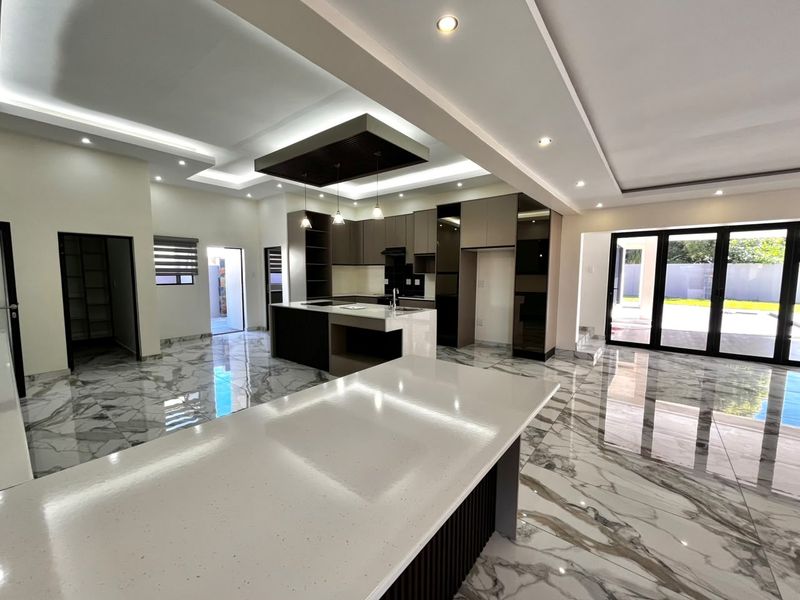 Exclusive Resort-Style Living: Luxury 3-Bedroom Family Retreat in Brigadoon Estate - Photo 8