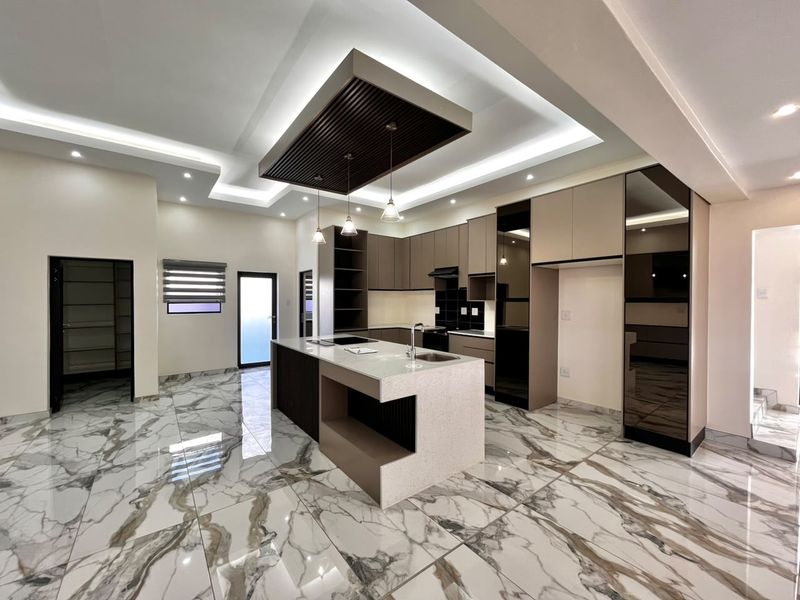 Exclusive Resort-Style Living: Luxury 3-Bedroom Family Retreat in Brigadoon Estate - Photo 6