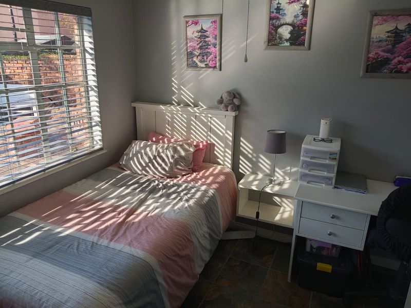   Spacious 3 Bedroom House for sale in Dorandia!! - Photo 6