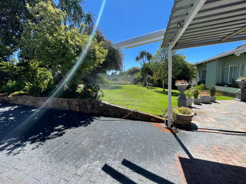 Charming 3-Bedroom Family Home with Pool in Weltevreden Park - Photo 3