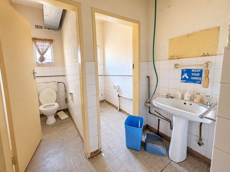 Commercial & Residential Investment | Approx. R75,000 Monthly Rental Income | Excellent Growth Potential - Photo 8