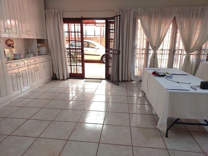 Unlimited Commercial Potential – Lenasia Main Road - Photo 7