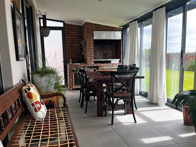 NORTH-FACING FAMILY HOME WITH MOUNTAIN VIEWS IN RENOSTERBOS - Photo 9