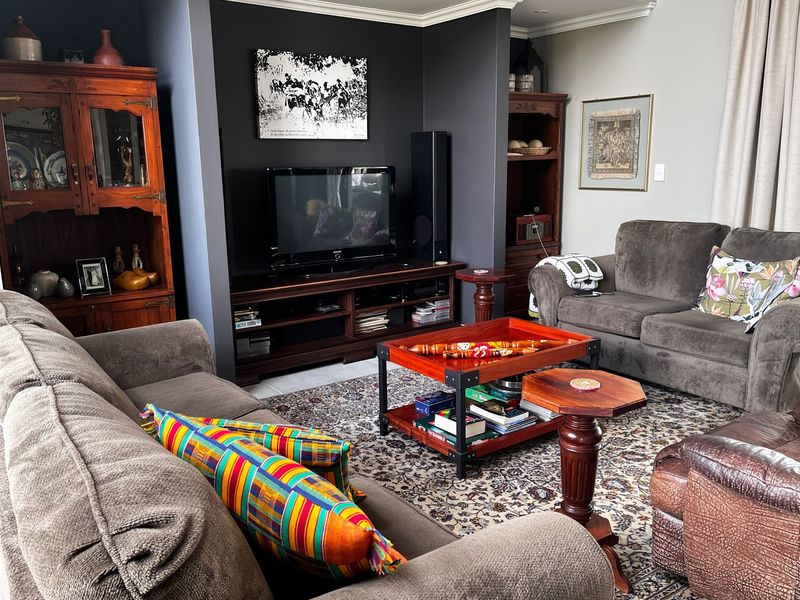 NORTH-FACING FAMILY HOME WITH MOUNTAIN VIEWS IN RENOSTERBOS - Photo 7