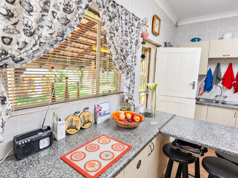 CHARMING 4-BEDROOM HOME IN STILFONTEIN – SPACE, COMFORT & CONVENIENCE!  - Photo 8
