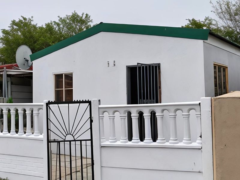FREESTANDING 2-BEDROOM HOME IN OUR PRIDE, EERSTERIVIER – A CASH BUYER'S OPPORTUNITY! - Photo 2