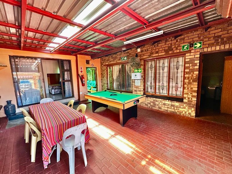 12 Sleeper Student Accomodation For Sale - Photo 2