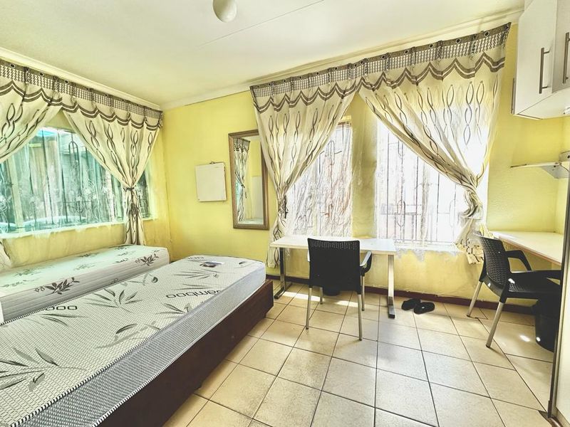 12 Sleeper Student Accomodation For Sale - Photo 10
