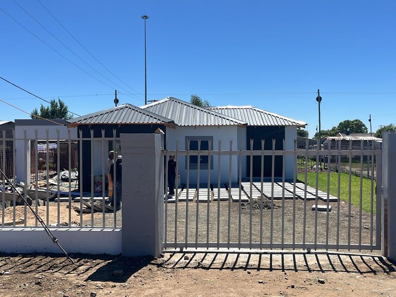 Charming Family Home in Freedom Park, Bloemfontein - Photo 2
