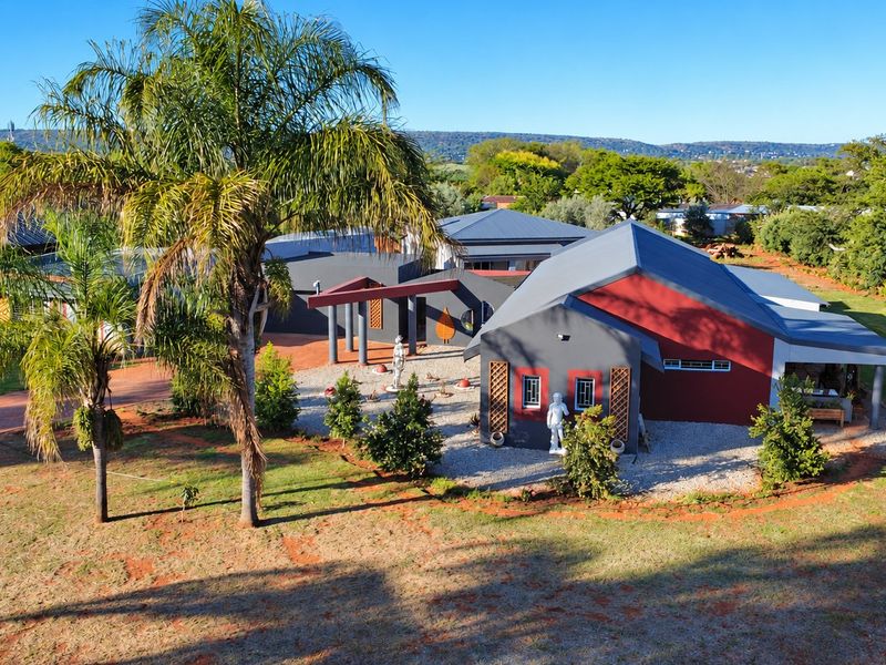 Exceptional 1-Hectare Montana Gardens Property with Business Rights and Multiple Accommodation Options - Photo 2