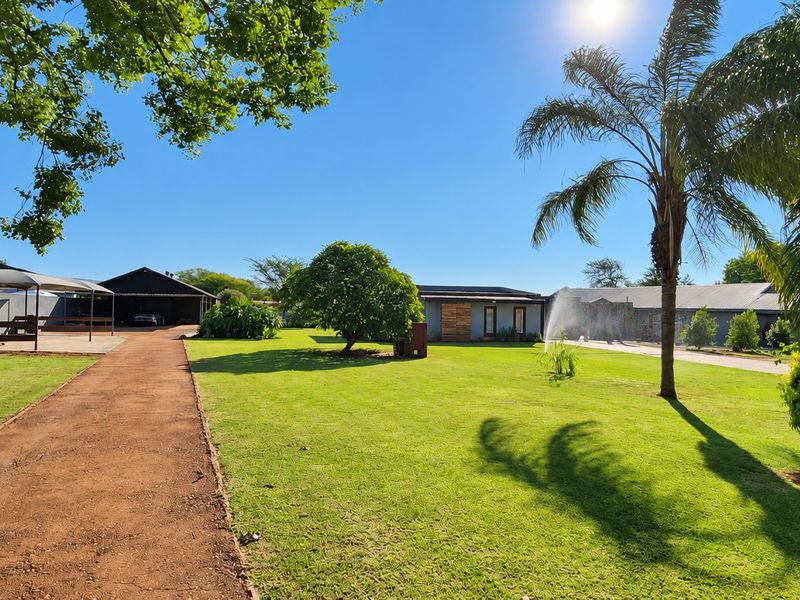 Exceptional 1-Hectare Montana Gardens Property with Business Rights and Multiple Accommodation Options - Photo 10