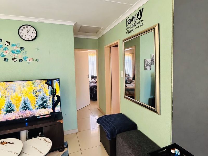 Charming 2 bed Home in Soshanguve with Fibre - Photo 8
