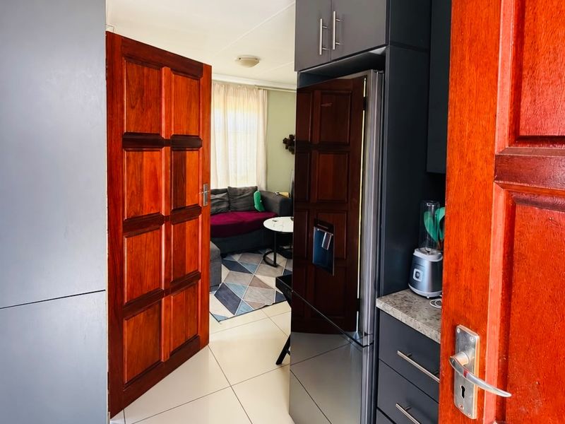 Charming 2 bed Home in Soshanguve with Fibre - Photo 7