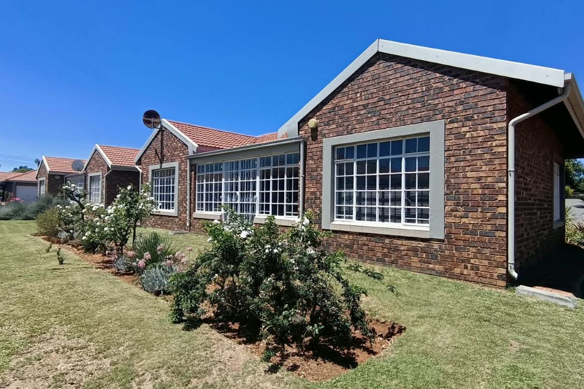 2 Bed Townhouse For Sale in Three Rivers East | MyProperty Africa