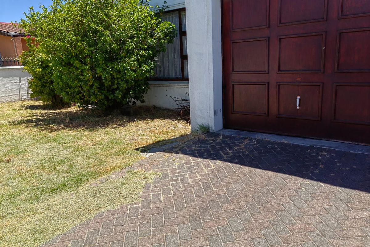 3 Bedroom House for Sale in Ravensmead - Photo 3