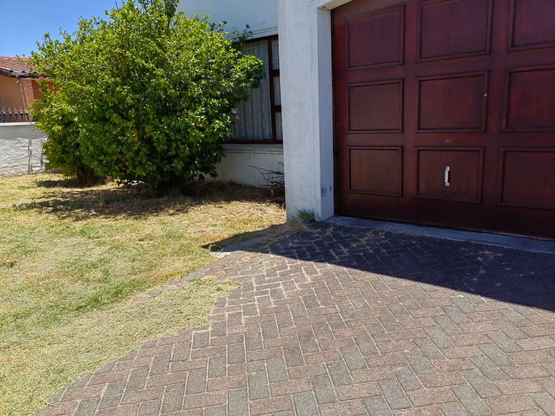 3 Bedroom House for Sale in Ravensmead - Photo 3
