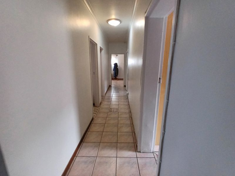 3 Bedroom House for Sale in Ravensmead - Photo 10