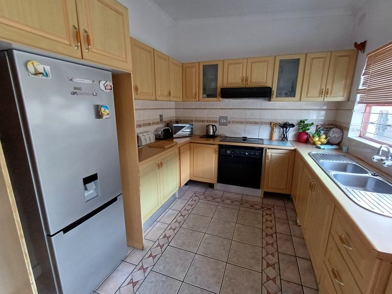 3 Bedroom House for Sale in Ravensmead - Photo 8