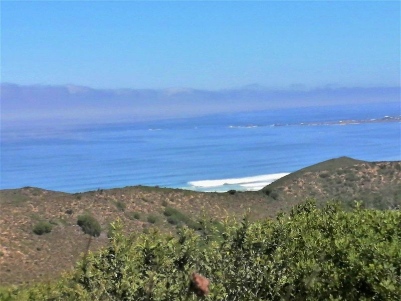 Magnificent property with alluring sea views situated in Brenton on Sea South Africa - Photo 6