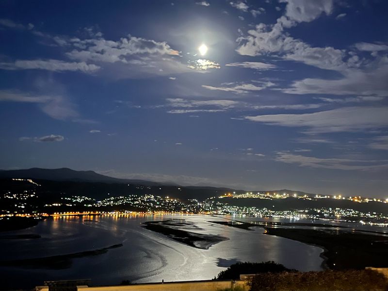 An Iconic 5 star Lifestyle Boutique Villa with Exceptional Views and Tuscan Charm. - Photo 3