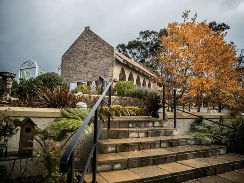 An Iconic 5 star Lifestyle Boutique Villa with Exceptional Views and Tuscan Charm. - Photo 7