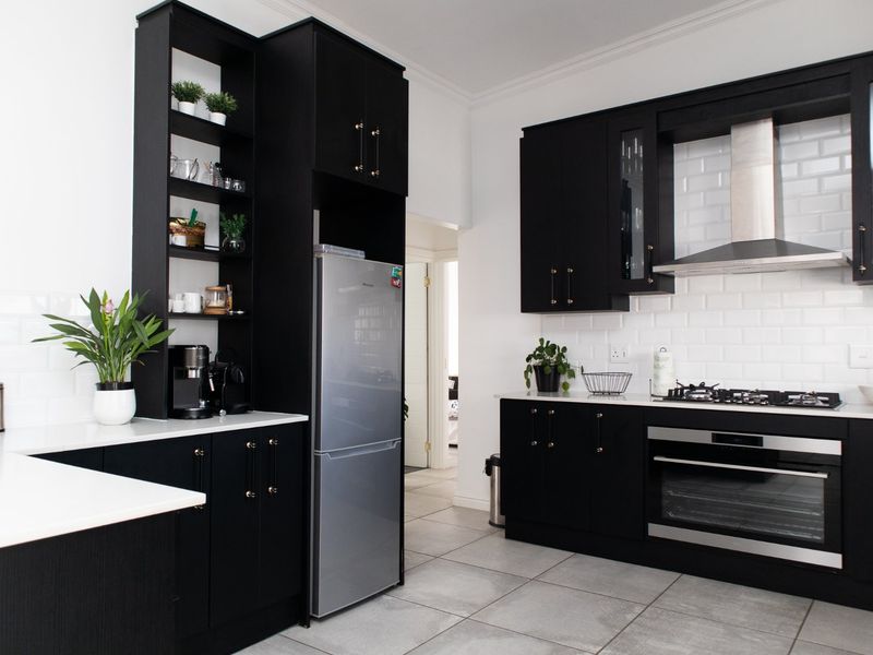 Modern 3 Bedroom home to let! - Photo 3