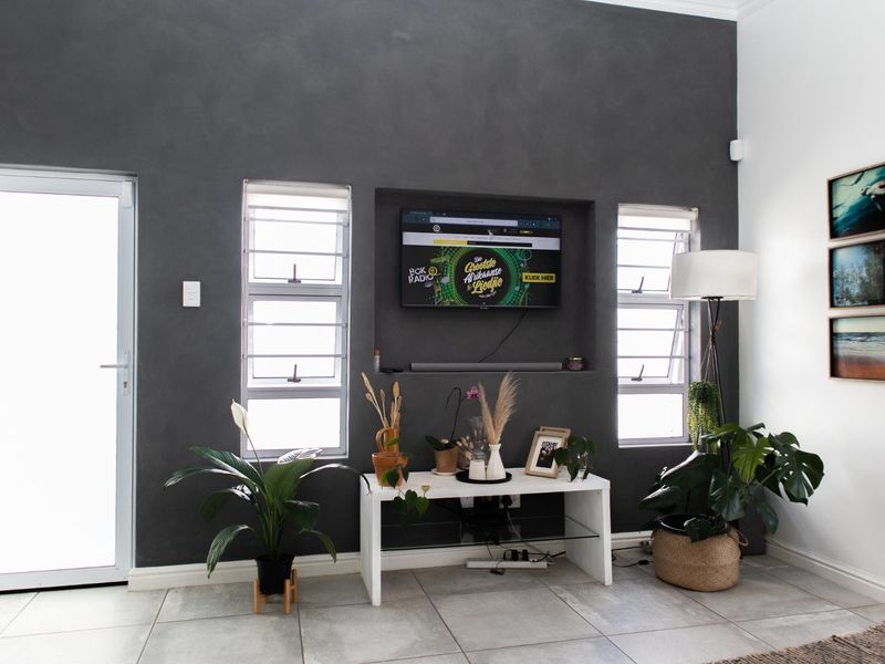 Modern 3 Bedroom home to let! - Photo 10
