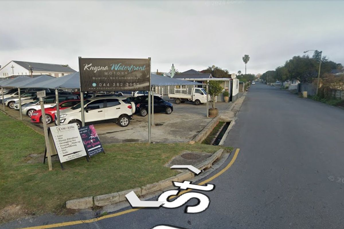 Prime Investment Opportunity: Location, location, location on Waterfront Drive! - Photo 5