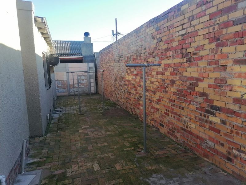 5 Bedroom Home Separated into 4 Income Generating Units - Photo 6