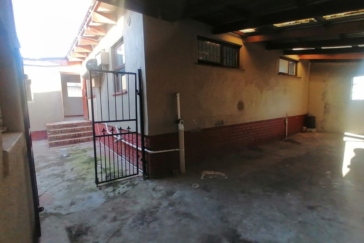 5 Bedroom Home Separated into 4 Income Generating Units - Photo 3