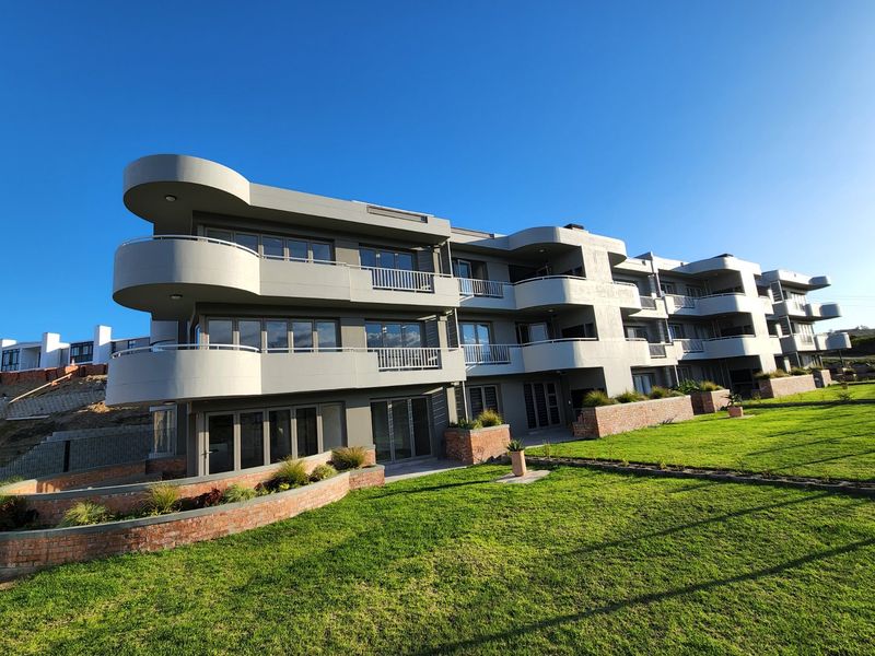 Beautiful Apartment... Rooftop Area... Swimming Pool... Stunning Views !!! - Photo 1