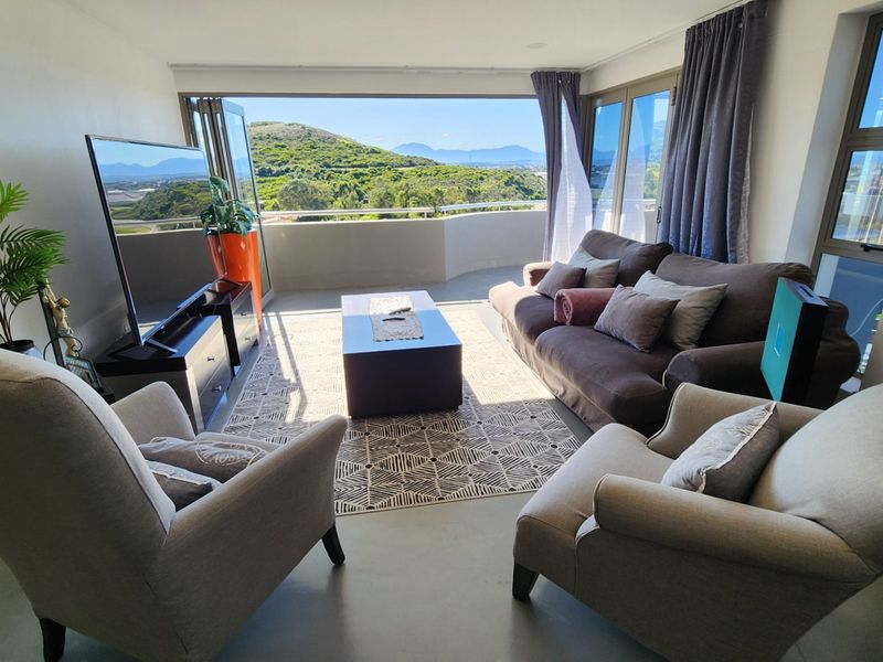 Beautiful Apartment... Rooftop Area... Swimming Pool... Stunning Views !!! - Photo 5