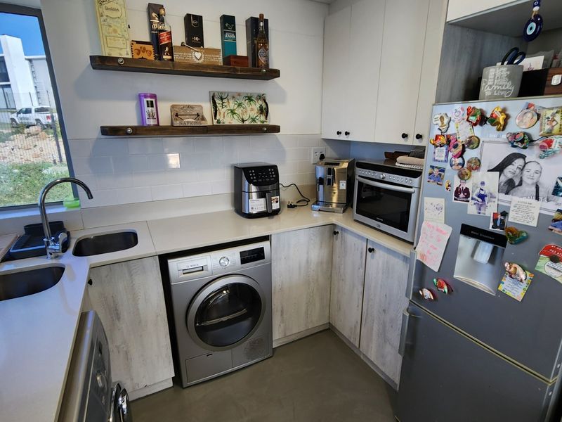 Beautiful Apartment... Rooftop Area... Swimming Pool... Stunning Views !!! - Photo 10