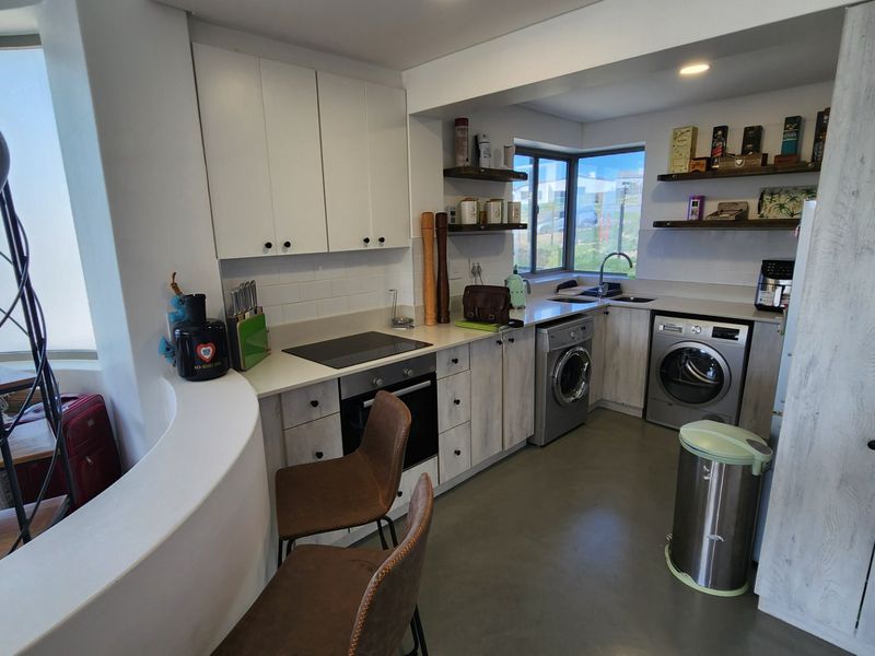 Beautiful Apartment... Rooftop Area... Swimming Pool... Stunning Views !!! - Photo 8