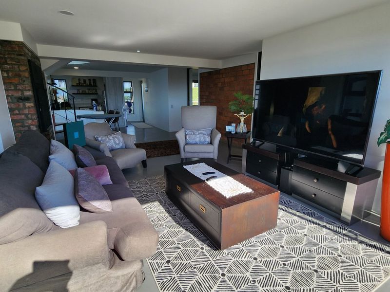 Beautiful Apartment... Rooftop Area... Swimming Pool... Stunning Views !!! - Photo 6