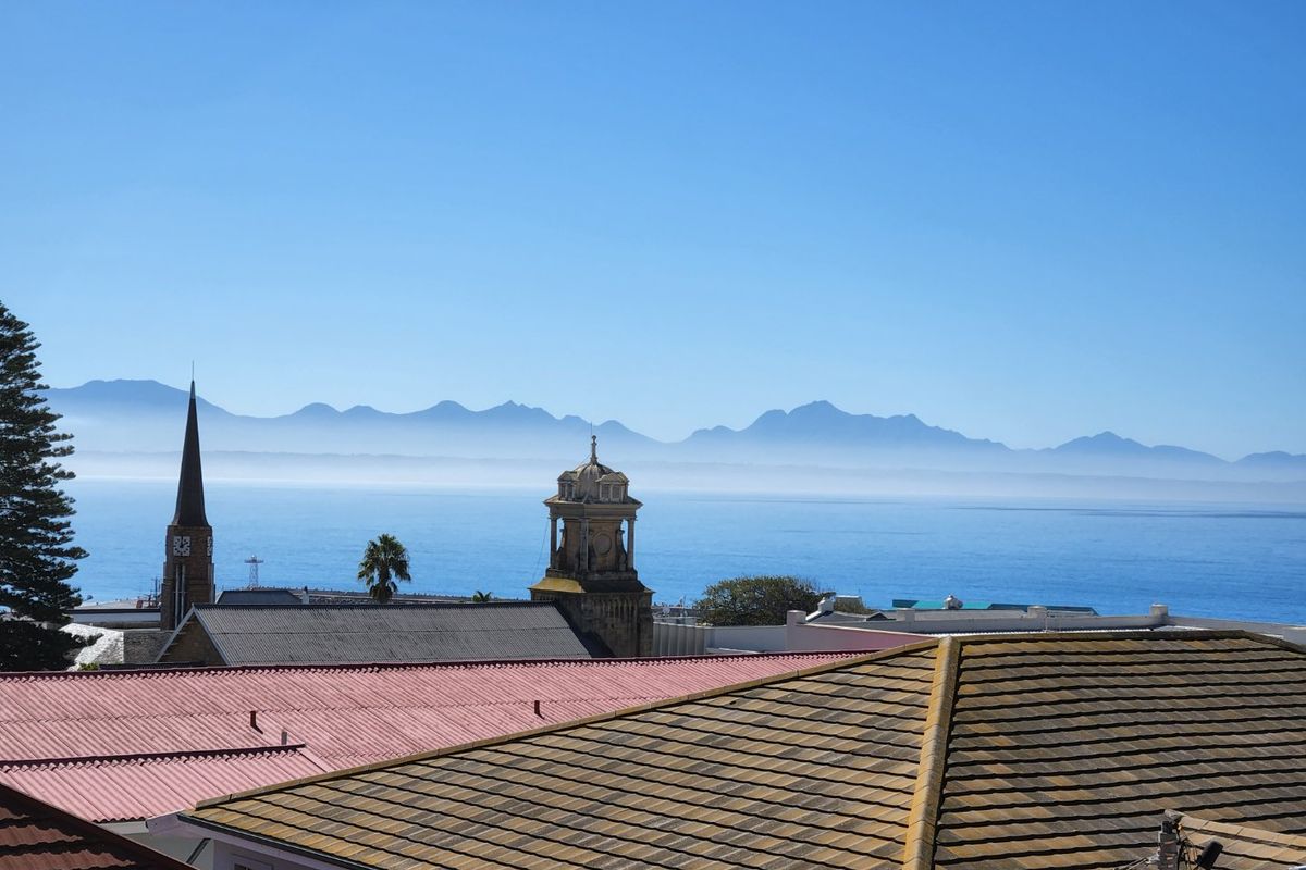 Not often that an opportunity like this becomes available !!!  - Photo 4