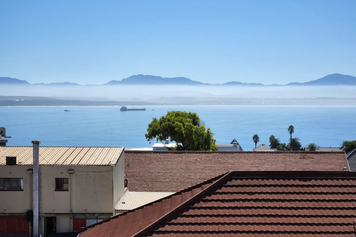 Not often that an opportunity like this becomes available !!!  - Photo 2